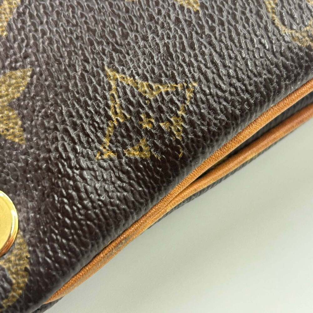 LOUIS VUITTON Brown Monogram Leather Shoulder Bag - Picture 13 of 16